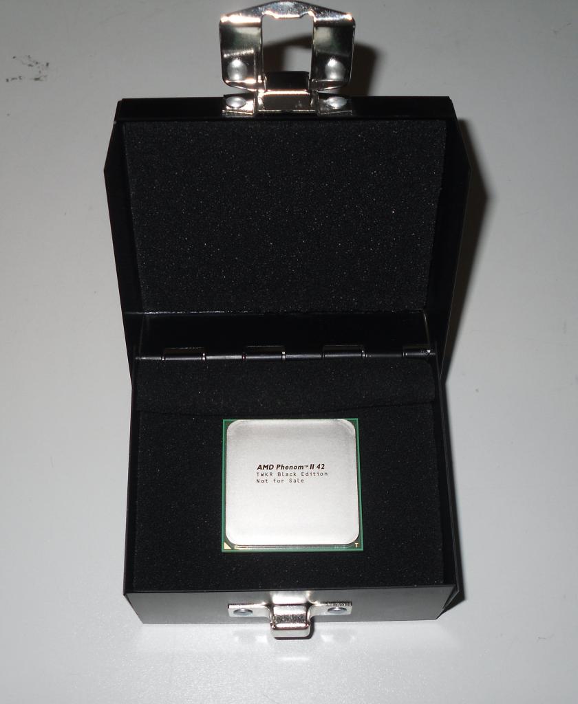 [30/06/2009] Phenom II X4 42 TWKR Black Edition bei Ebay aufgetaucht. (1)