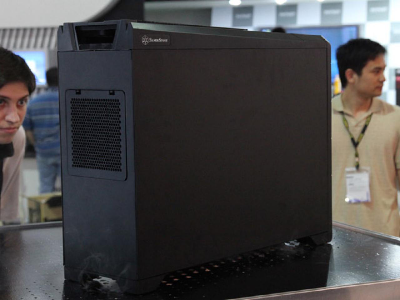 [02/06/2009] Silverstone Raven 2 auf der Computex 2009 (2)