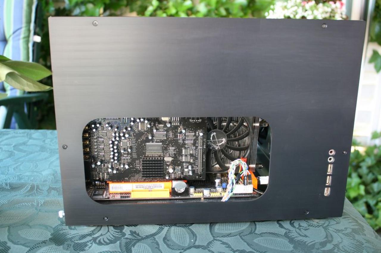 [19/06/2009] Lian Li PC-V350B Black 'n' Orange Mod (17)