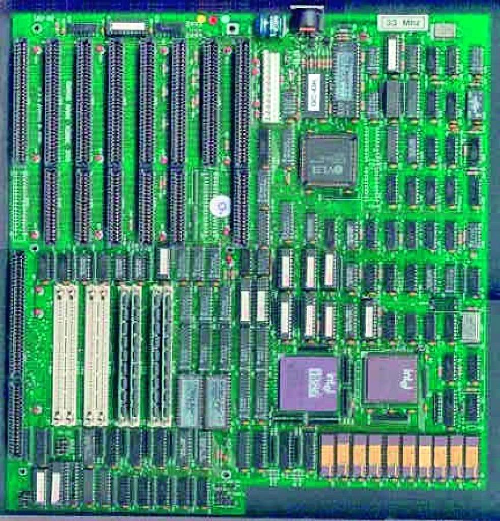 [02/07/2009] Compaq 386 von 1986: Mit dem 386er setzten sich Speichersteckplätze durch.