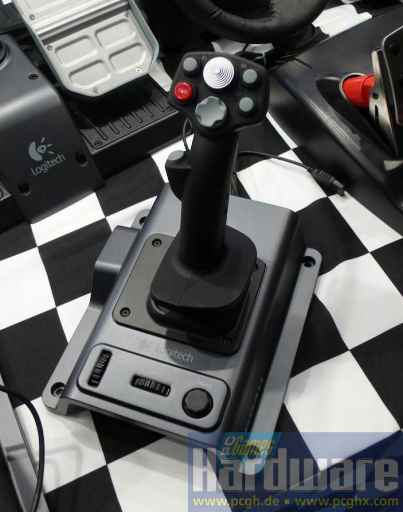 [02/07/2009] Logitech Flight System G940 Joystick 03