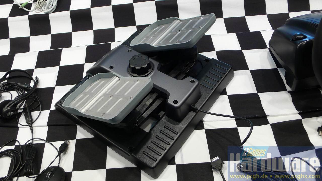 [02/07/2009] Logitech Flight System G940 Pedale 01