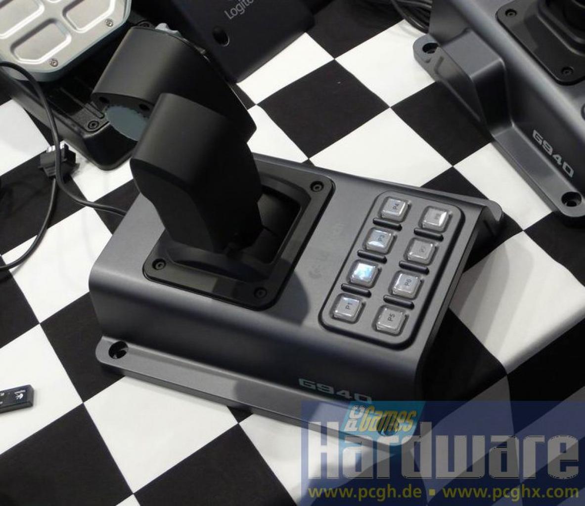[02/07/2009] Logitech Flight System G940 Schubregler 00
