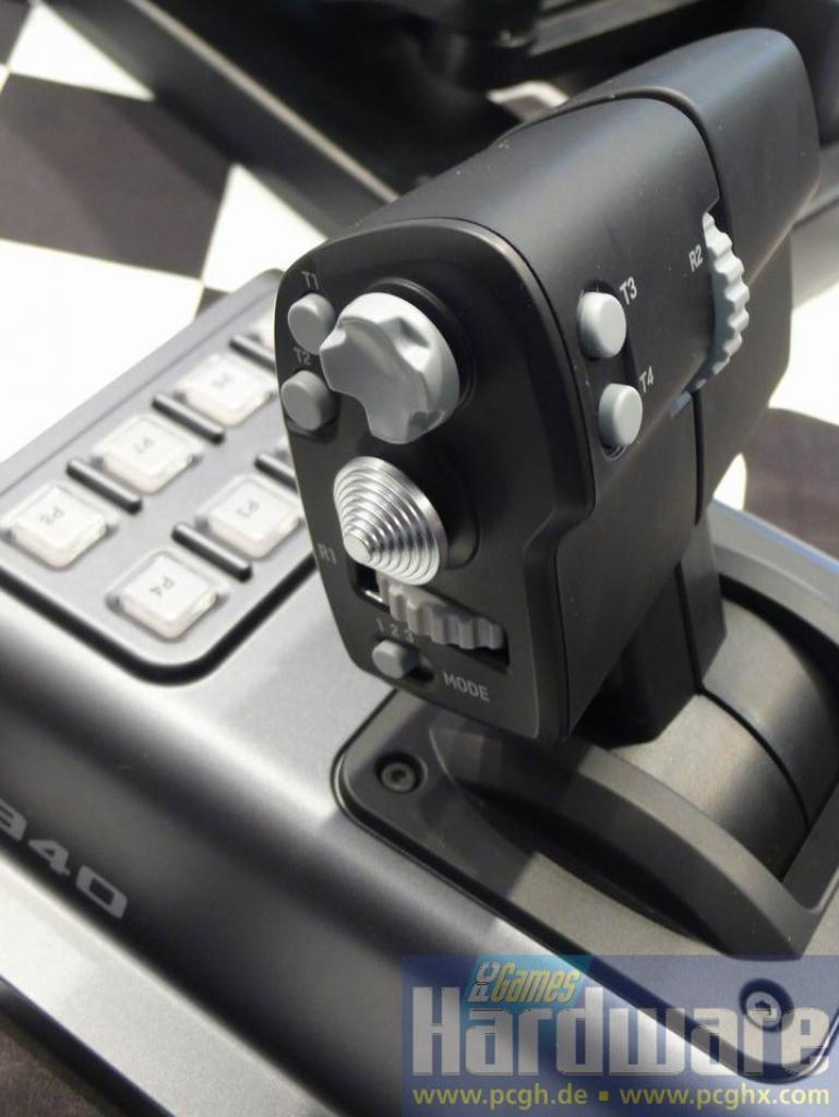 [02/07/2009] Logitech Flight System G940 Schubregler 04