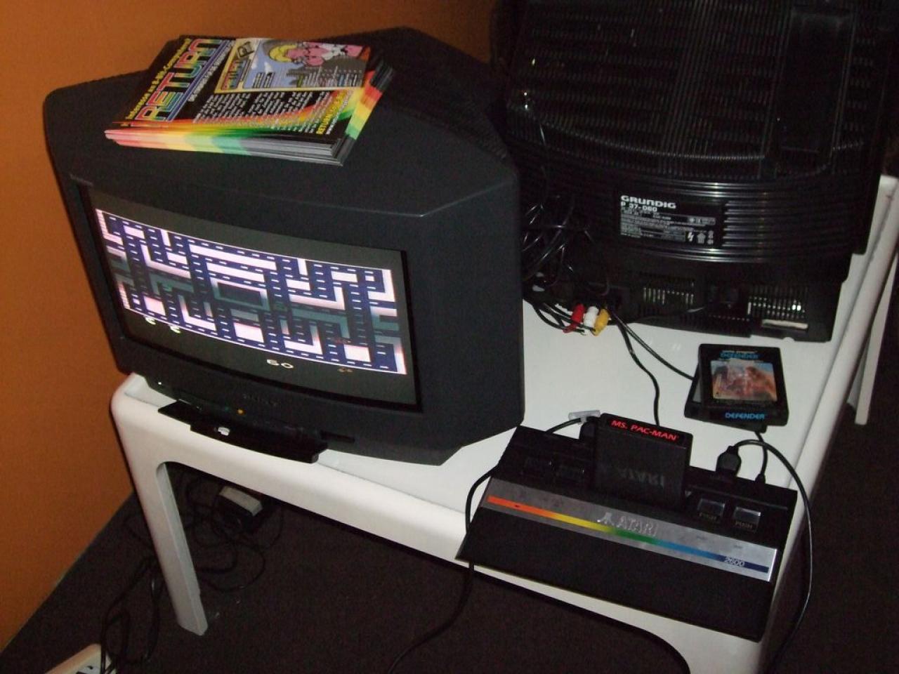 [22/08/2009] 1977: Atari VCS (hier das modernisierte Modell 2600 von 1982
