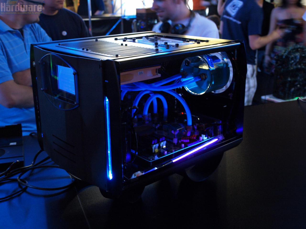 [02/08/2009] Games Convention Online 2009: Casemods (3)