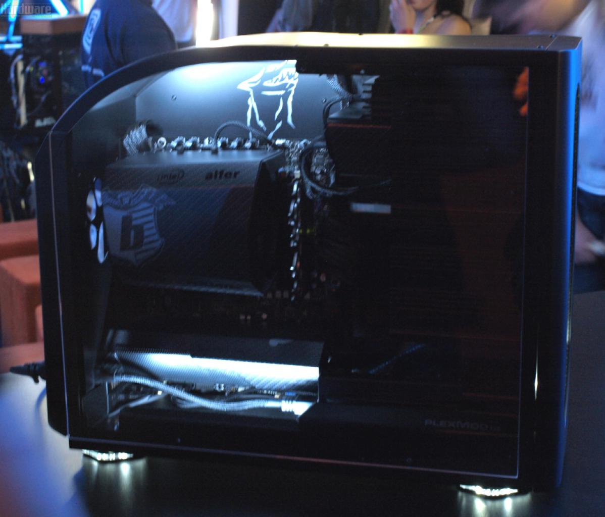 [02/08/2009] Games Convention Online 2009: Casemods (6)