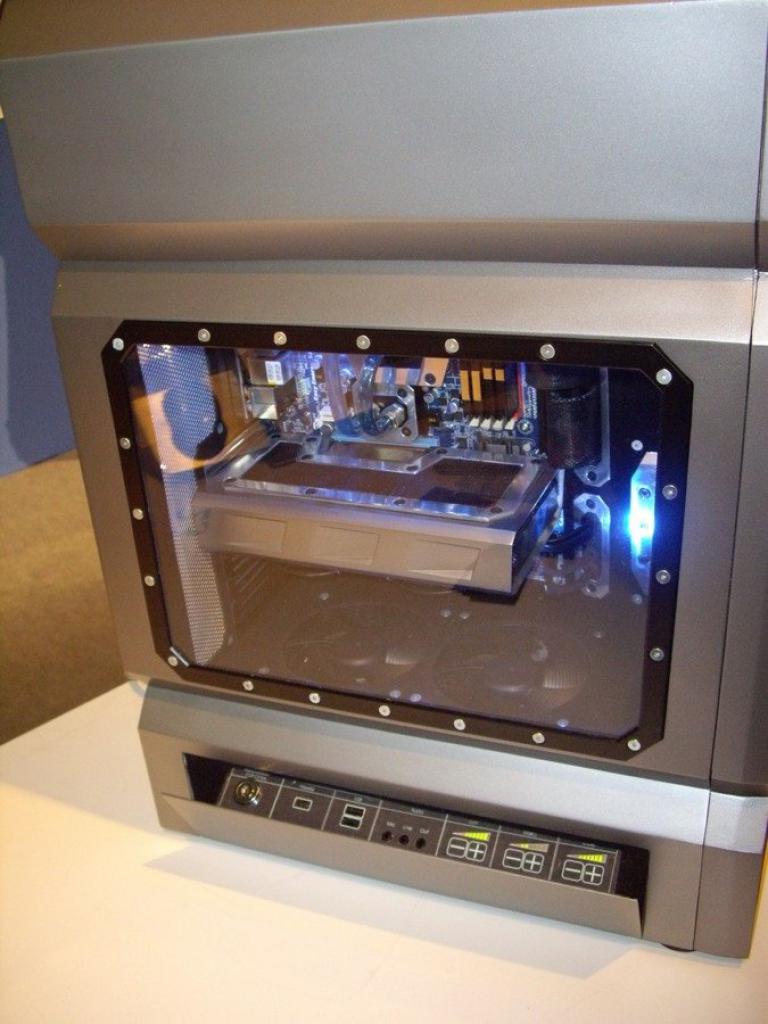 [23/08/2009] Die schrägsten Casemods der Gamescom (4)