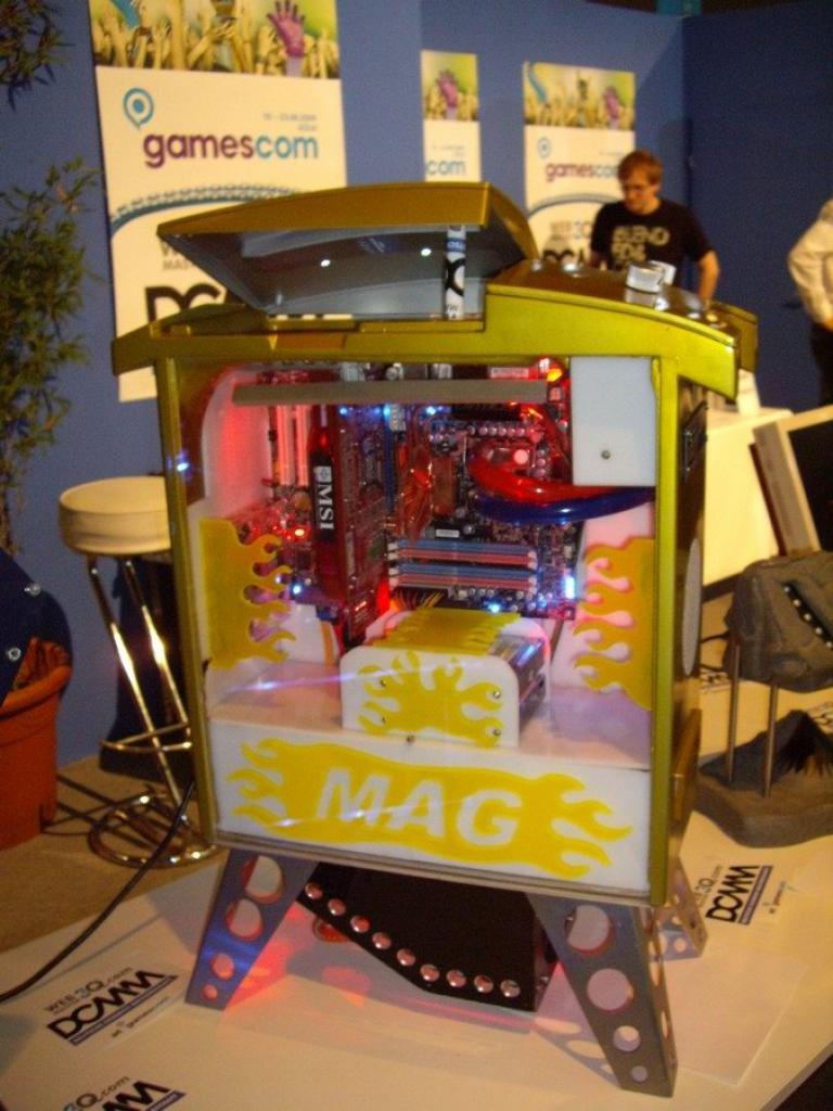 [23/08/2009] Die schrägsten Casemods der Gamescom (11)