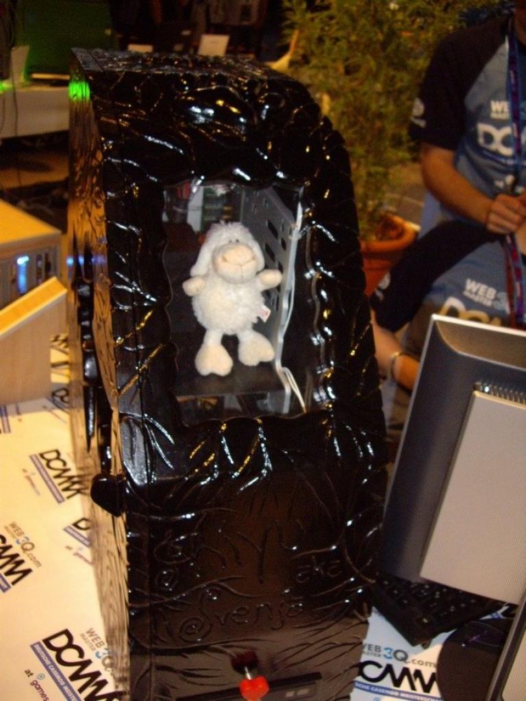 [23/08/2009] Die schrägsten Casemods der Gamescom (14)