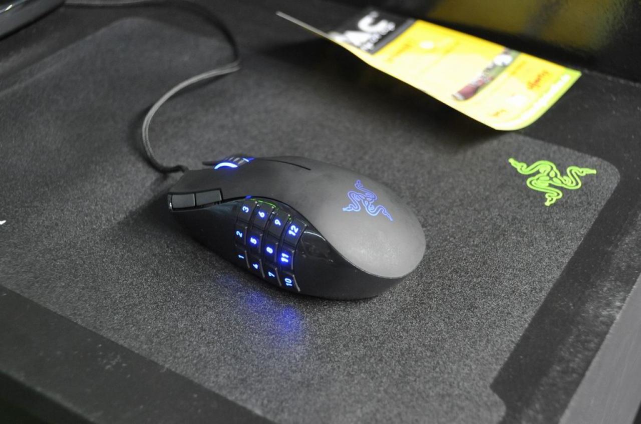 [21/08/2009] Bilder der Razer Naga direkt von der Gamescom. (1)