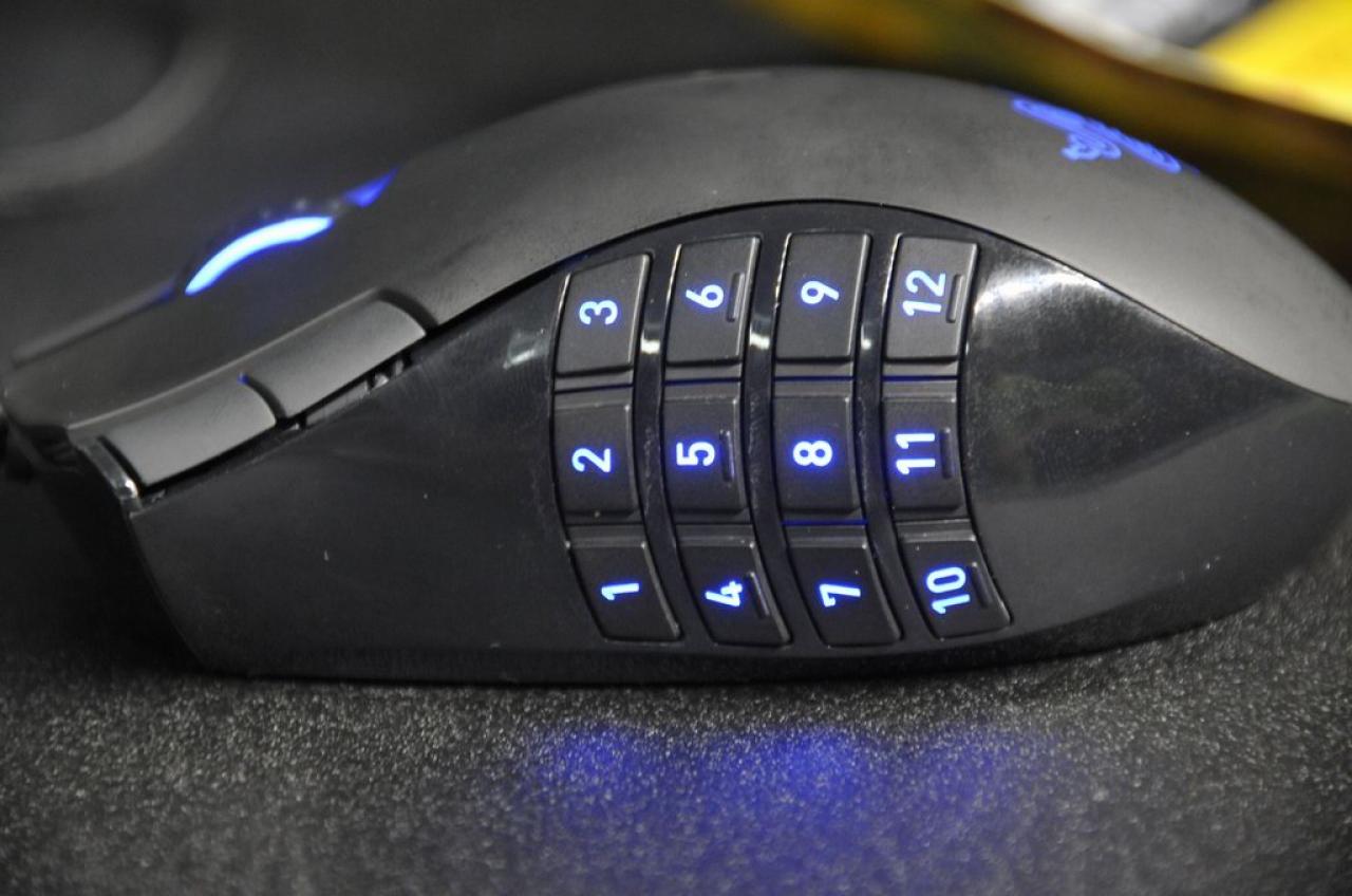 [21/08/2009] Bilder der Razer Naga direkt von der Gamescom. (3)
