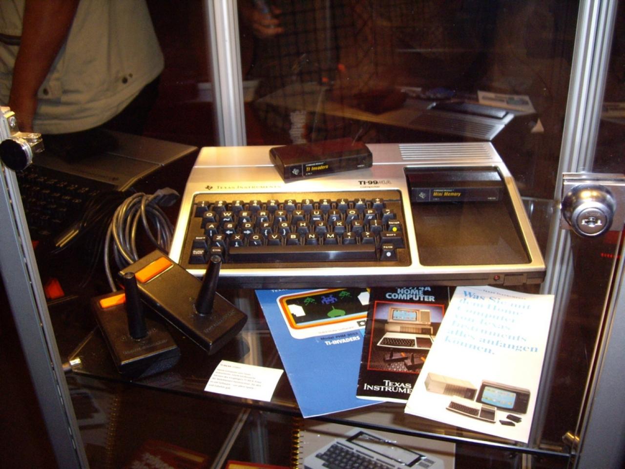 [25/08/2009] Texas Instruments TI-99 (1981)