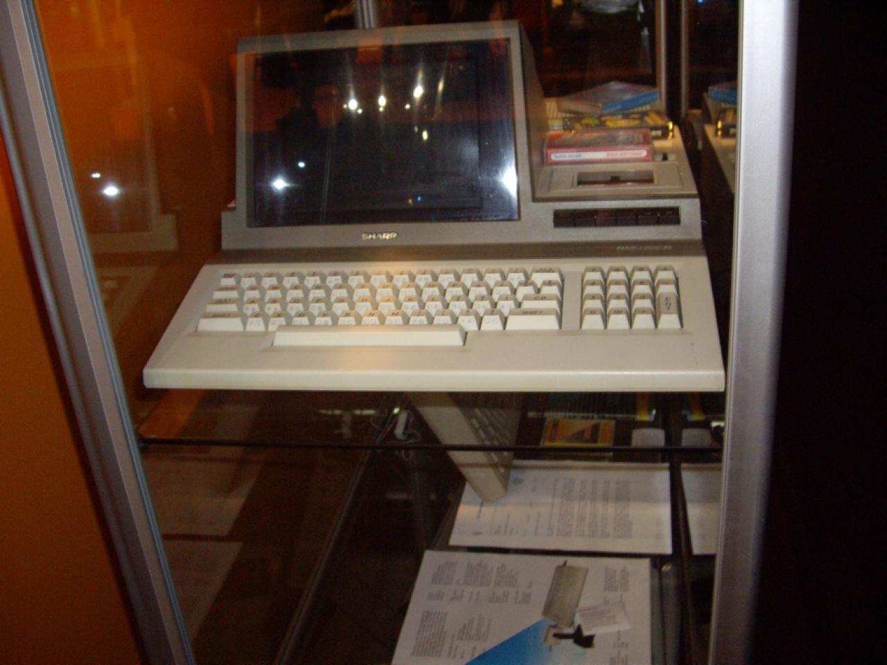[25/08/2009] Heim-Computer von der Gamescom: Sharp