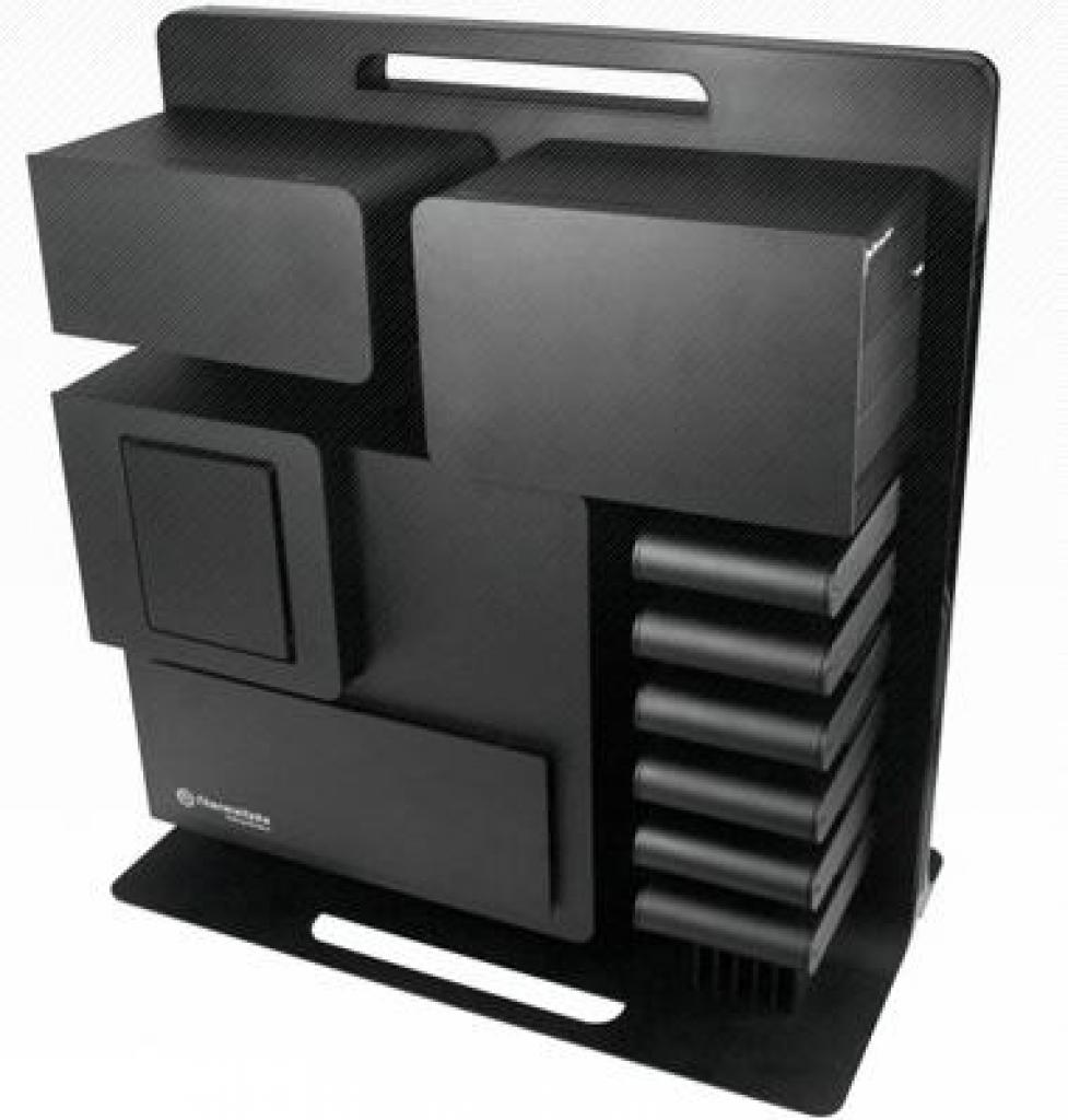 [28/08/2009] Thermaltake Level 10 ab Oktober für 690 US-Dollar.