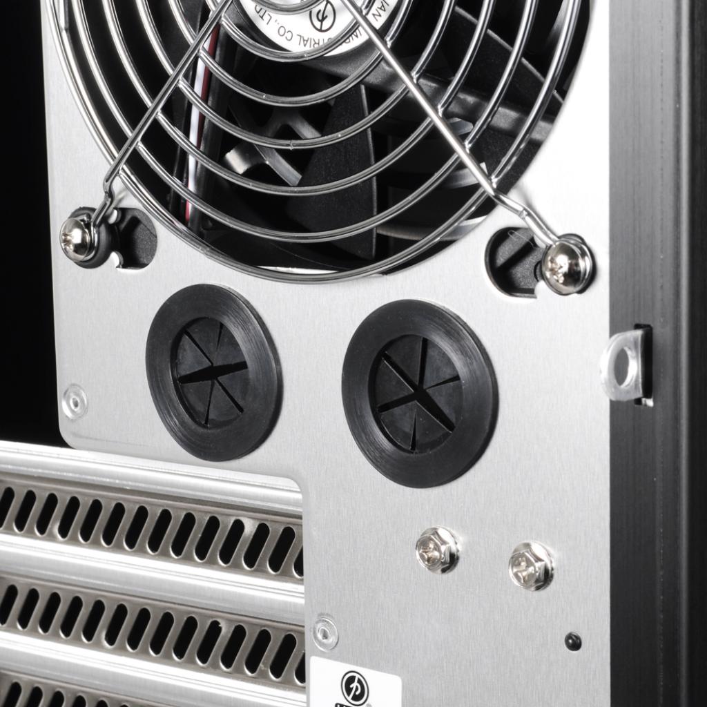 [28/08/2009] Lian Li PC-B25F (19)