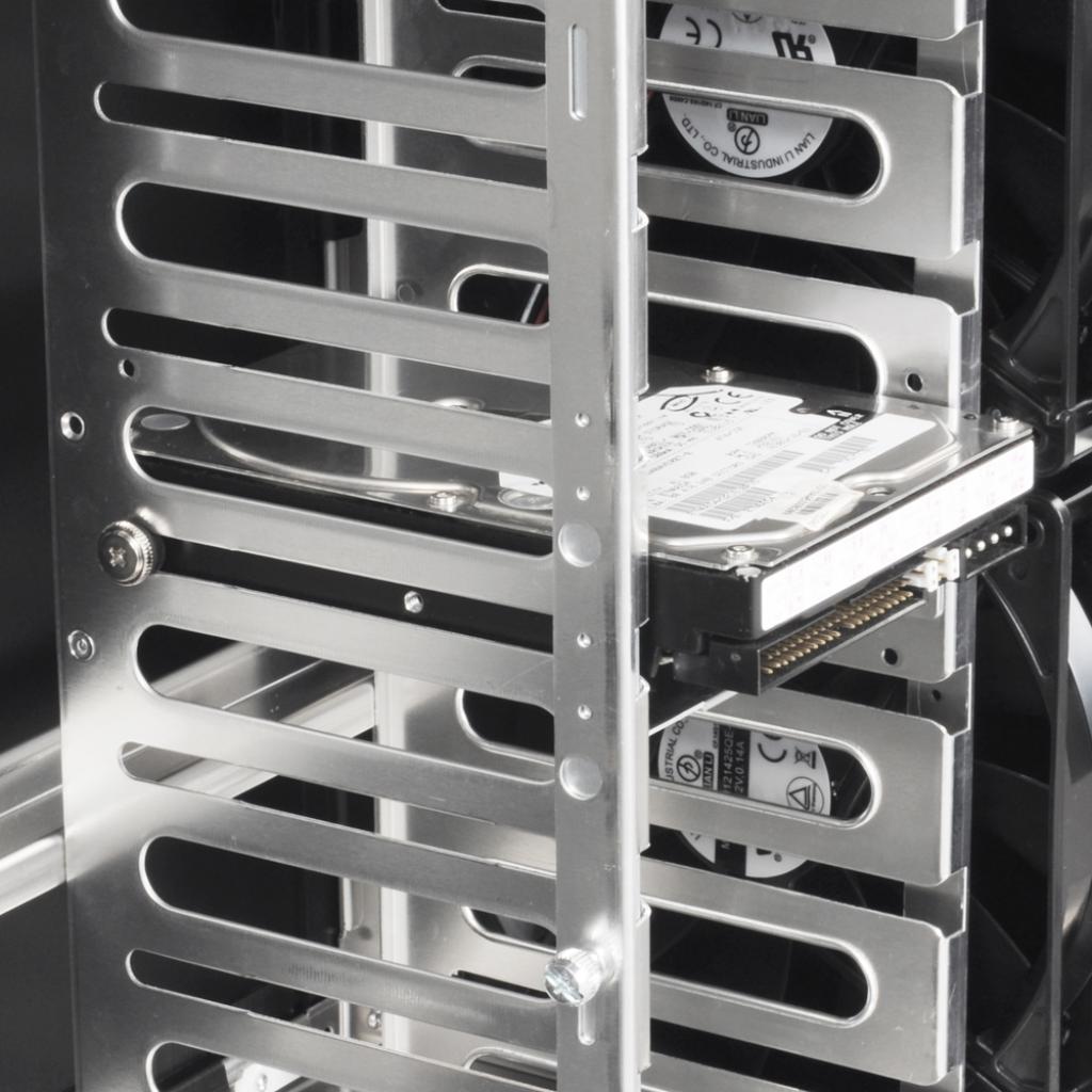 [28/08/2009] Lian Li PC-B25F (21)