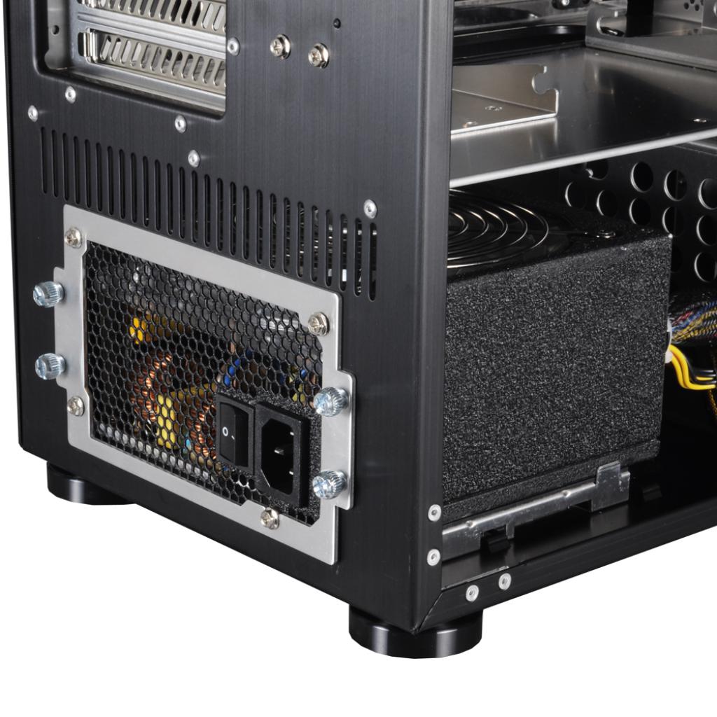 [11/08/2009] Lian Li PC-X1000 teilt den internen Raum in drei Zonen auf. (16)