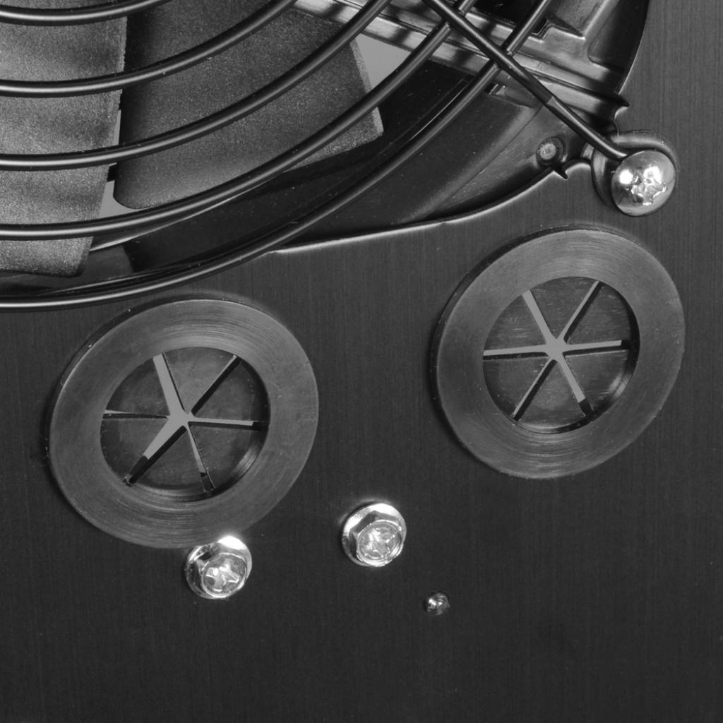 [11/08/2009] Lian Li PC-X1000 teilt den internen Raum in drei Zonen auf. (21)