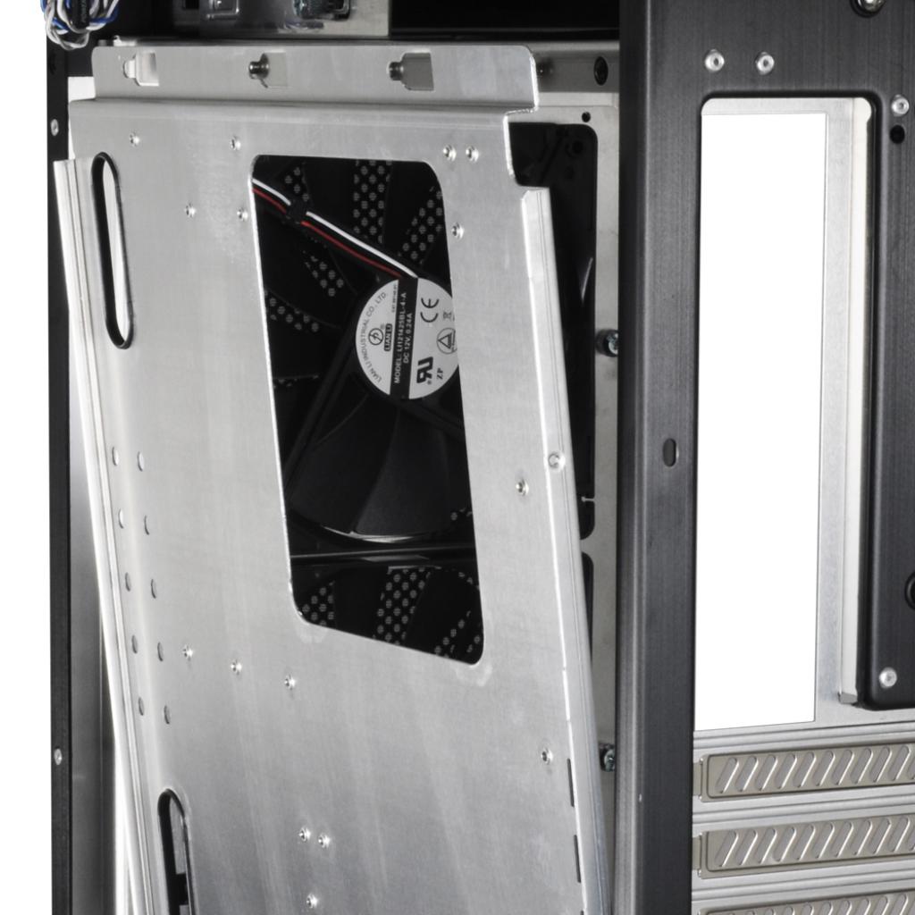 [11/08/2009] Lian Li PC-X1000 teilt den internen Raum in drei Zonen auf. (2)