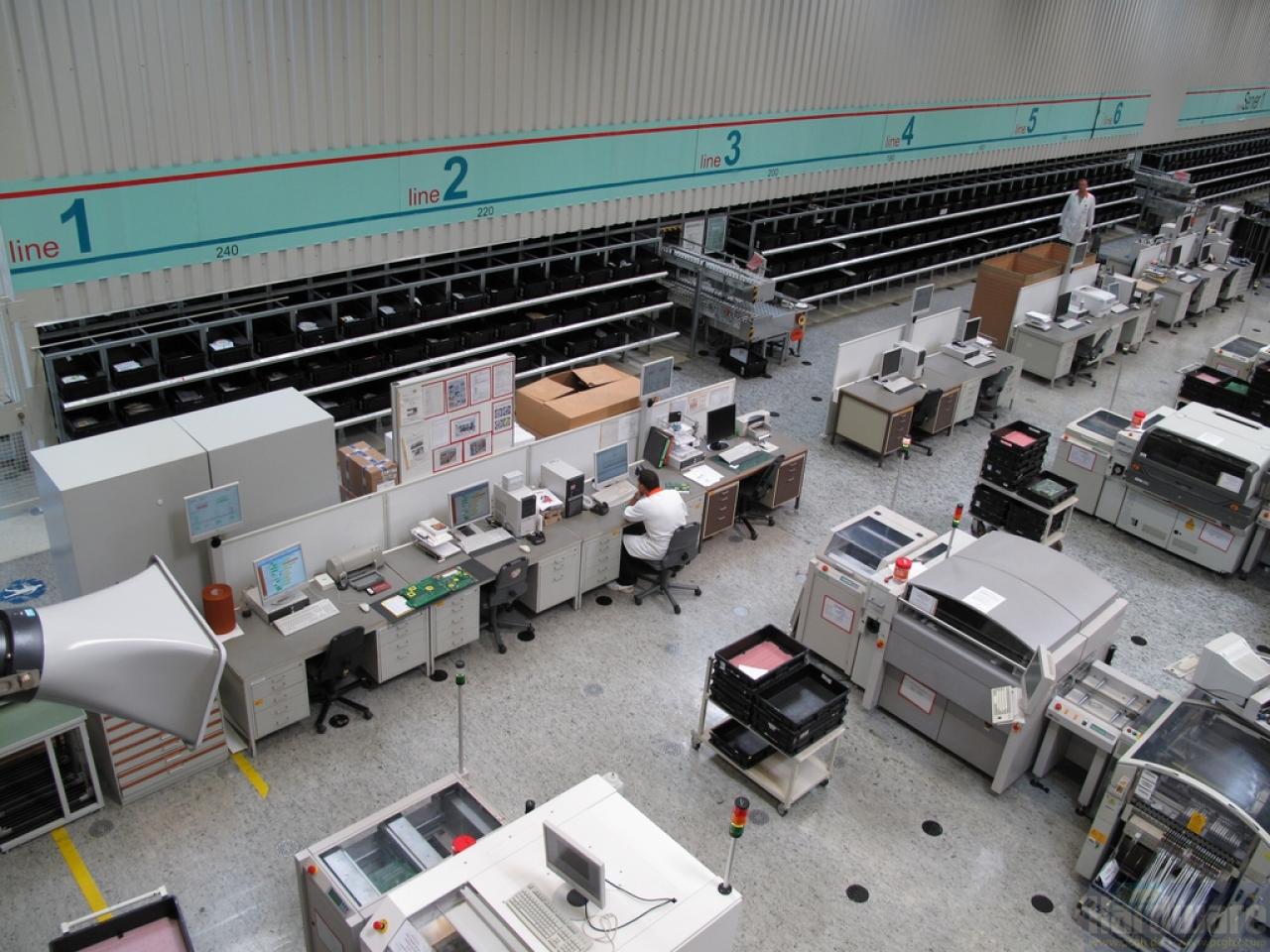 [15/09/2009] Fujitsu Mainboard-Produktion: Anfang der Produktionsstrecke für Mainboards