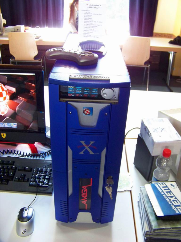 [28/09/2009] Classic computing 2009: Amiga 4000T (modifiziert)