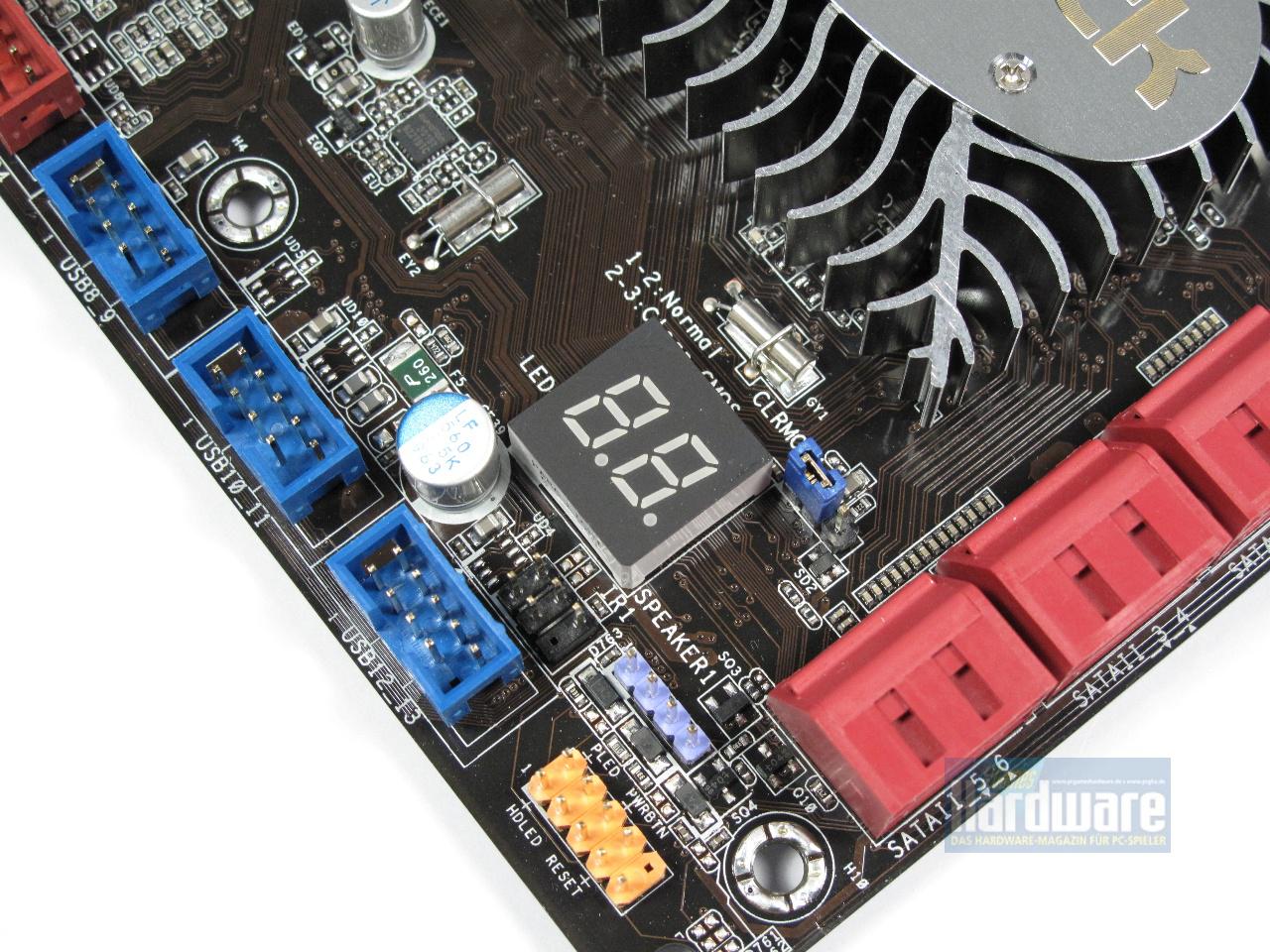 [09/09/2009] Asrock P55 Deluxe: Asrocks P55-Topmodell mit wuchtiger Kühlung, Diagnose-Display und zwei LAN-Ports (5)