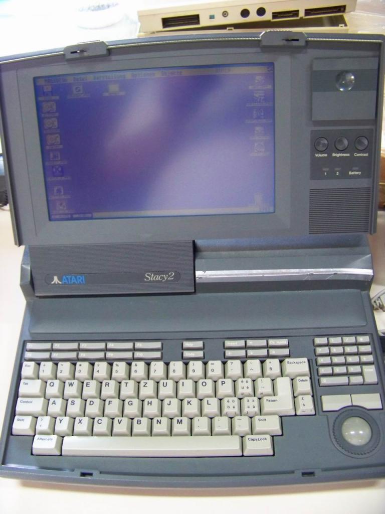 [28/09/2009] Classic computing 2009: Atari Stacy 2a
