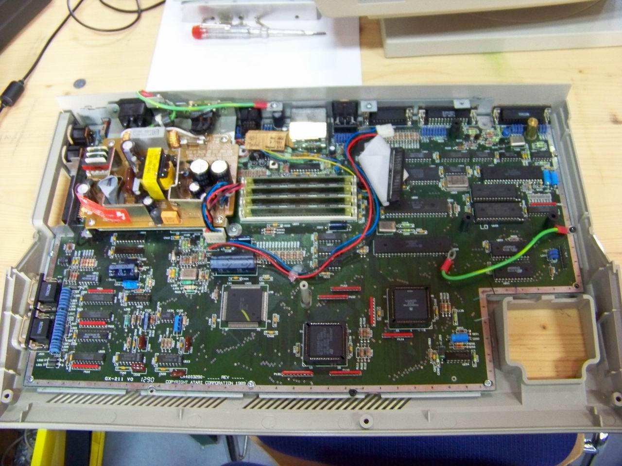 [28/09/2009] Classic computing 2009: Atari inside