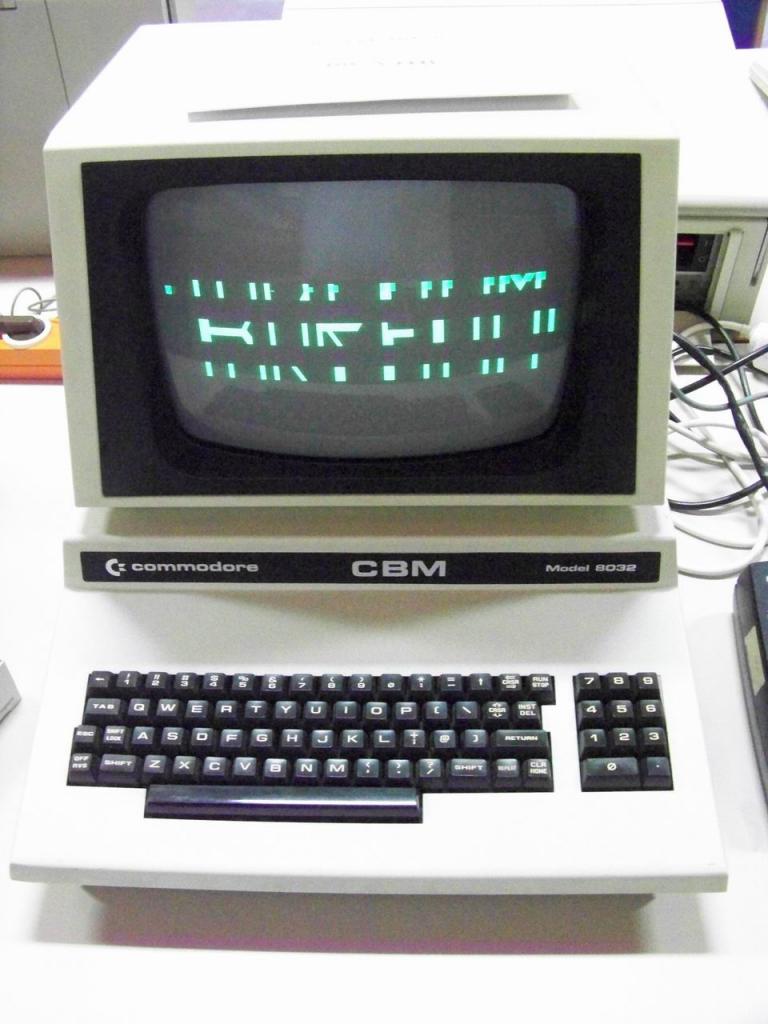 [28/09/2009] Classic computing 2009: Commodore CMB 8032