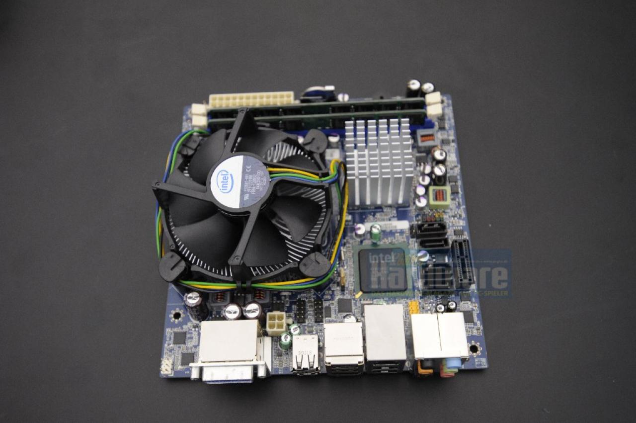 [24/09/2009] Zum Vergleich: Mini-ITX-Board mit G45-Chipsatz und Core-2-CPU (2)