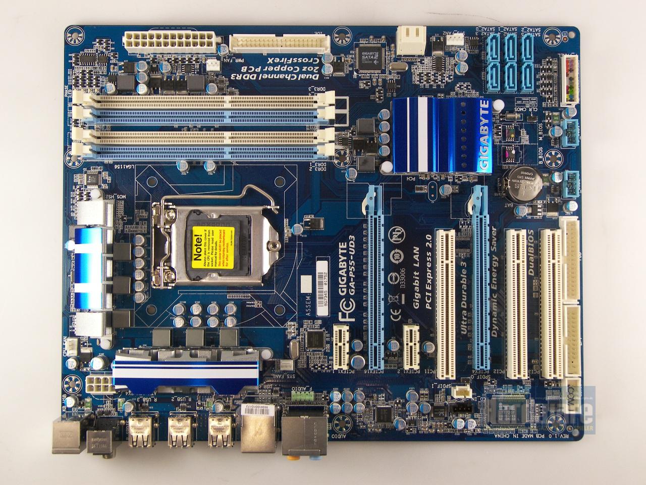 [09/09/2009] Gigabyte P55-UD3: Trotz günstigem Preis zwei Grafiksteckplätze und acht SATA-Ports (1)