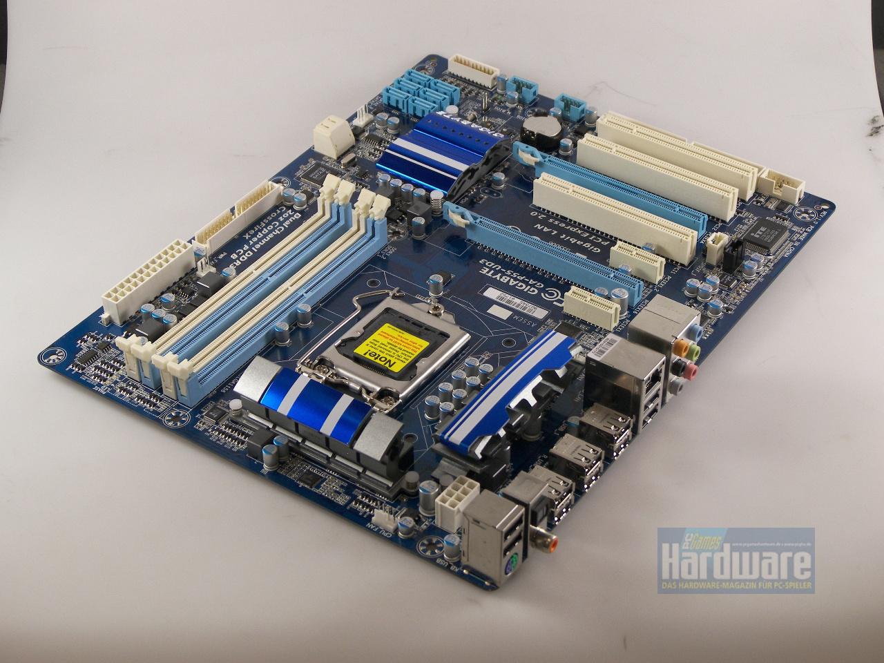 [09/09/2009] Gigabyte P55-UD3: Trotz günstigem Preis zwei Grafiksteckplätze und acht SATA-Ports (1)