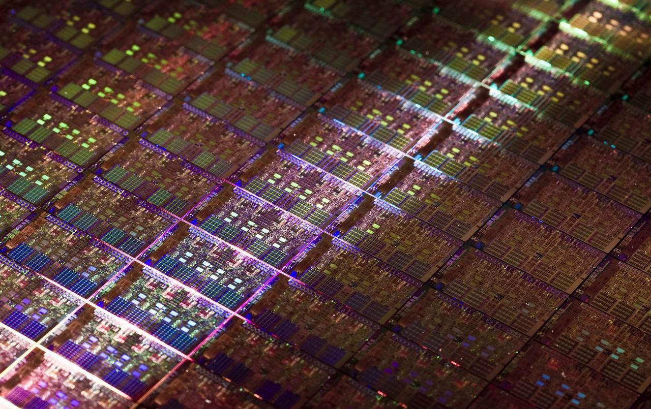 [09/09/2009] Lynnfield: Die Architektur hinter den i7- und i5-CPUs für den Sockel 1156. Leider wird das nur eine Nischenlösung gewesen sein. (1)