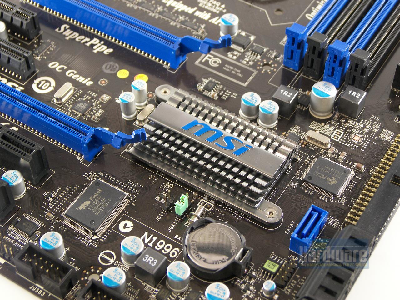 [09/09/2009] MSI P55-GD65: Kreative Ausstattung inklusive einfacher Methode um die tatschlich anliegenden Spannungen abzulesen (4)