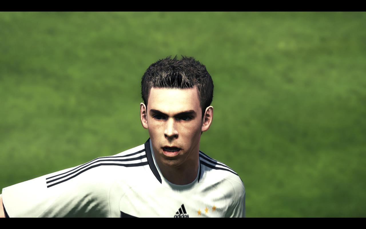[17/09/2009] PES 2010 Closeups Lahm