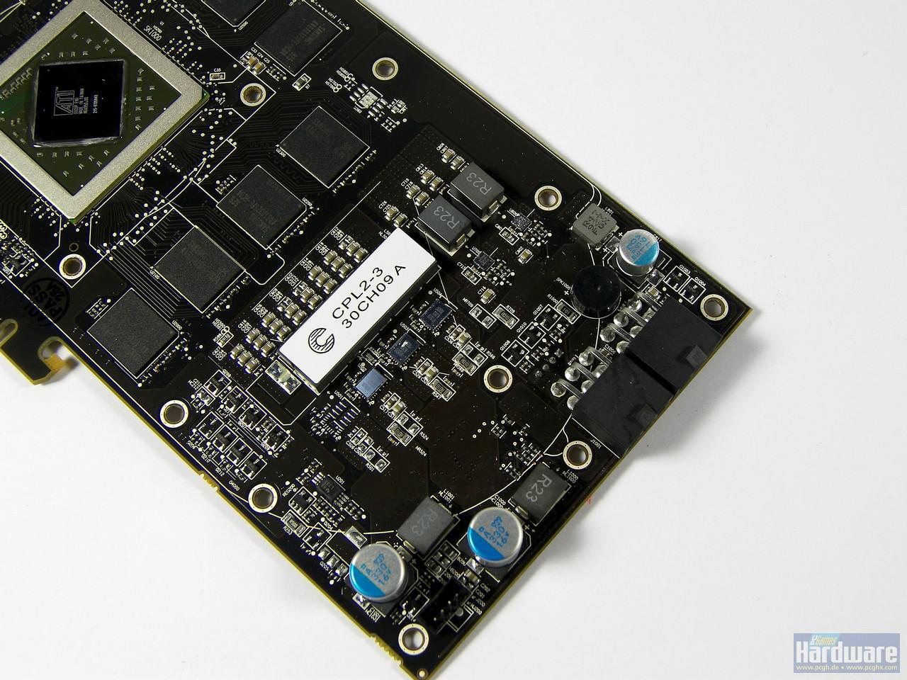 [29/09/2009] Radeon HD 5850: Das VRM-Bereich des PCBs ohne Grundplatte