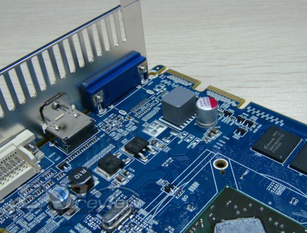 [11/09/2009] Sapphire Radeon HD 4750 (1)