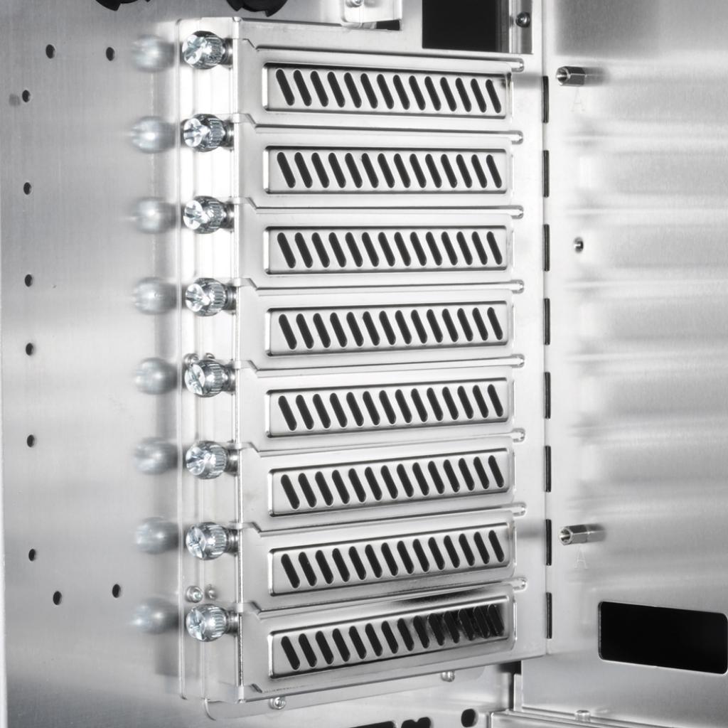 [03/09/2009] Lian Li PC-P7FN (12)