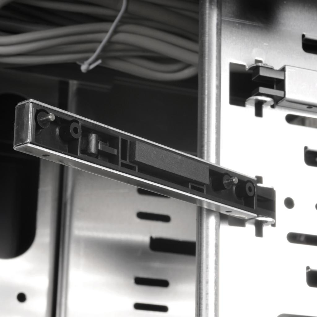 [03/09/2009] Lian Li PC-P7FN (15)