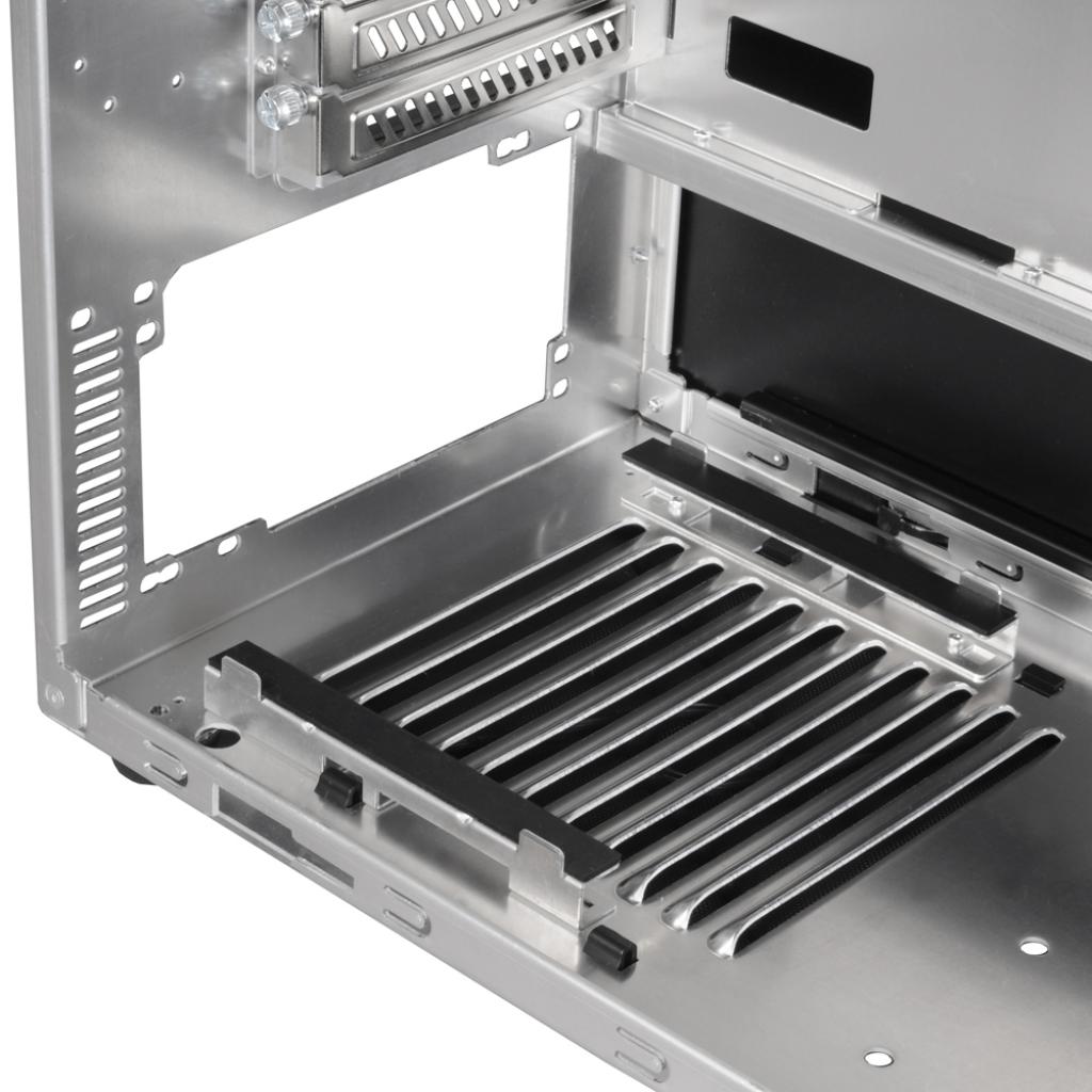 [03/09/2009] Lian Li PC-P7FN (1)