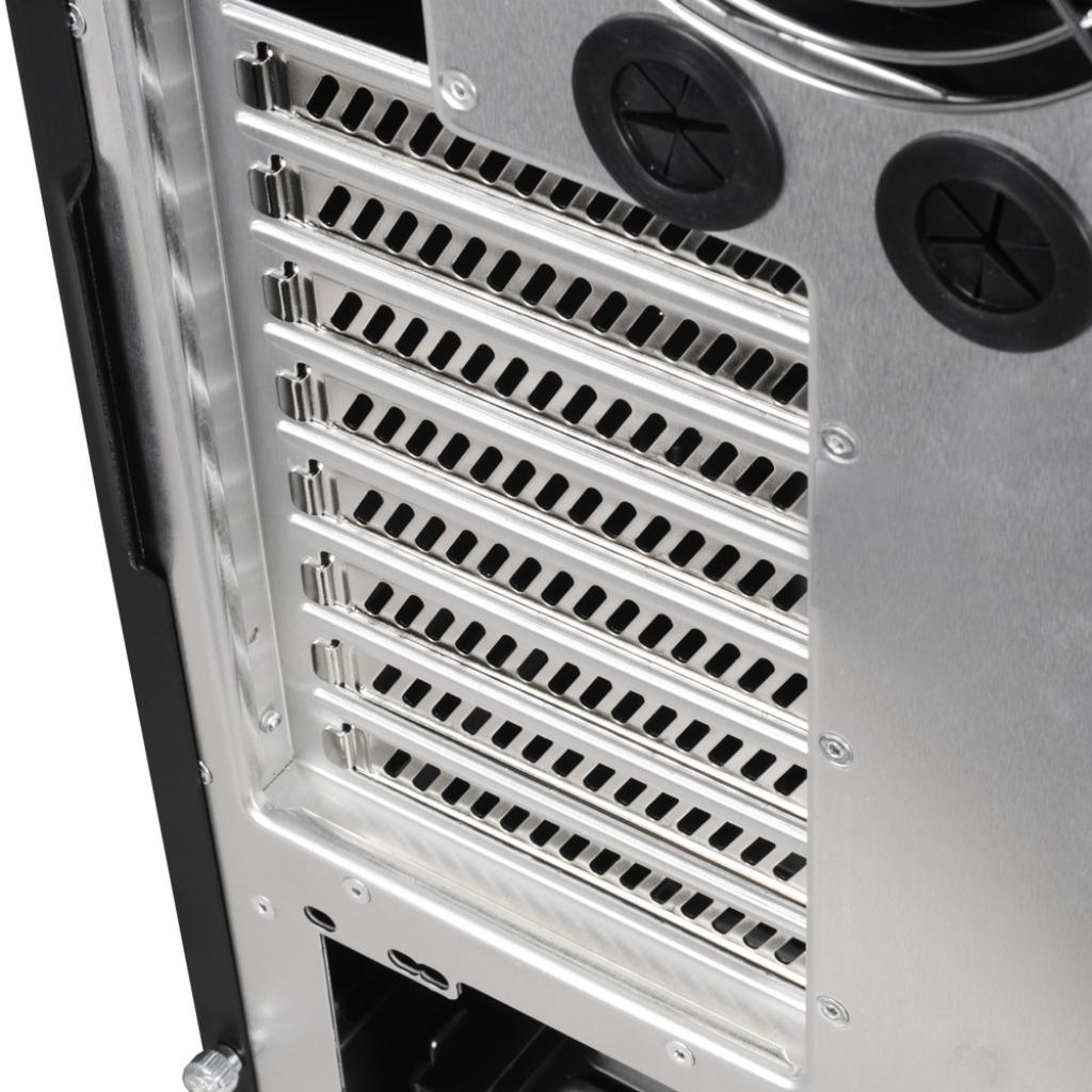 [03/09/2009] Lian Li PC-P7FN (4)