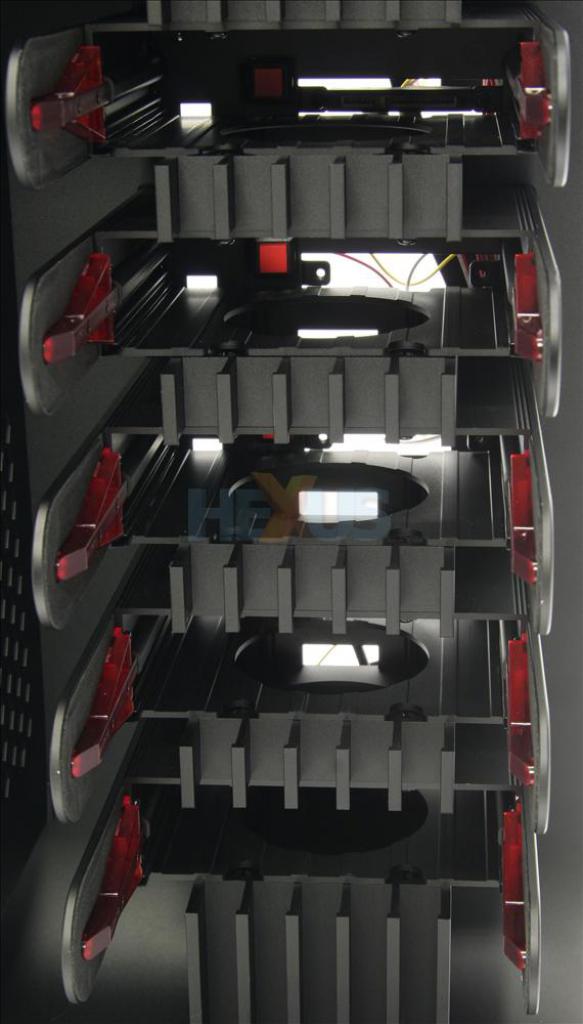 [01/10/2009] Neue Bilder zum Thermaltake Level 10