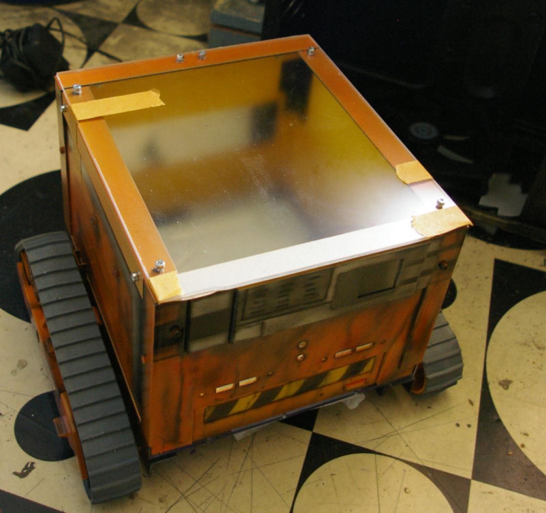 [18/10/2009] PC Games Hardware Extreme: Mini-PC in Wall-E-Optik (16)
