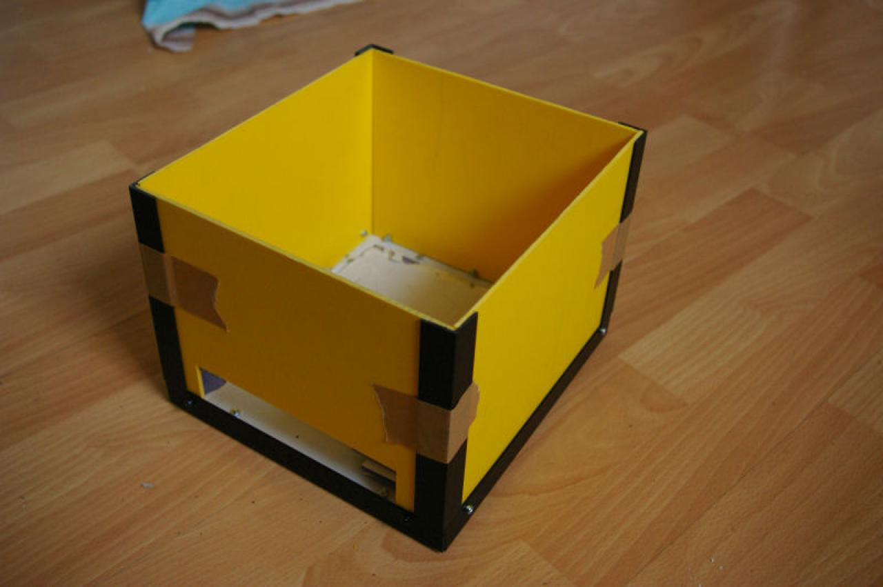 [18/10/2009] PC Games Hardware Extreme: Mini-PC in Wall-E-Optik (1)