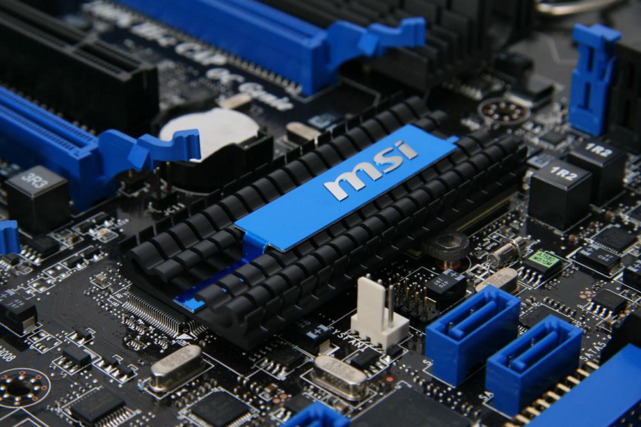 [29/10/2009] MSI Big Bang Trinergy: P55-Mainboard mit NF-200-Chip (10)