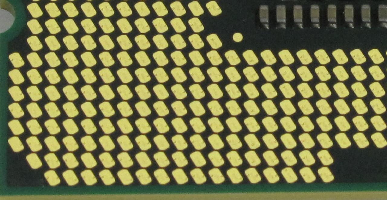 [16/10/2009] Kontaktflächen nach dem Einbau in den Foxconn-Sockel