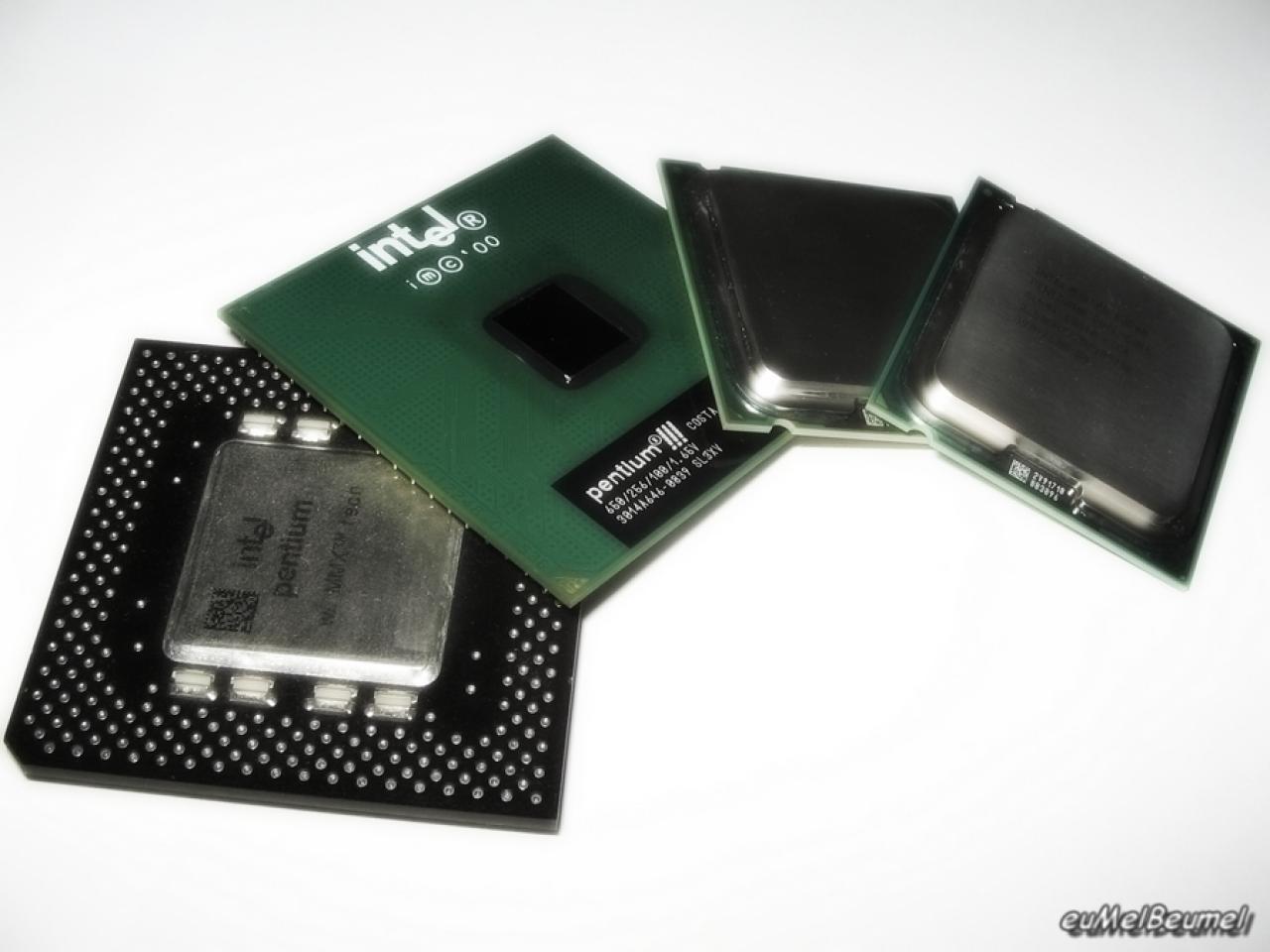 [24/10/2009] Pentium MMX 200MHz, Pentium III 750MHz, Pentium 4 631, Pentium E5200