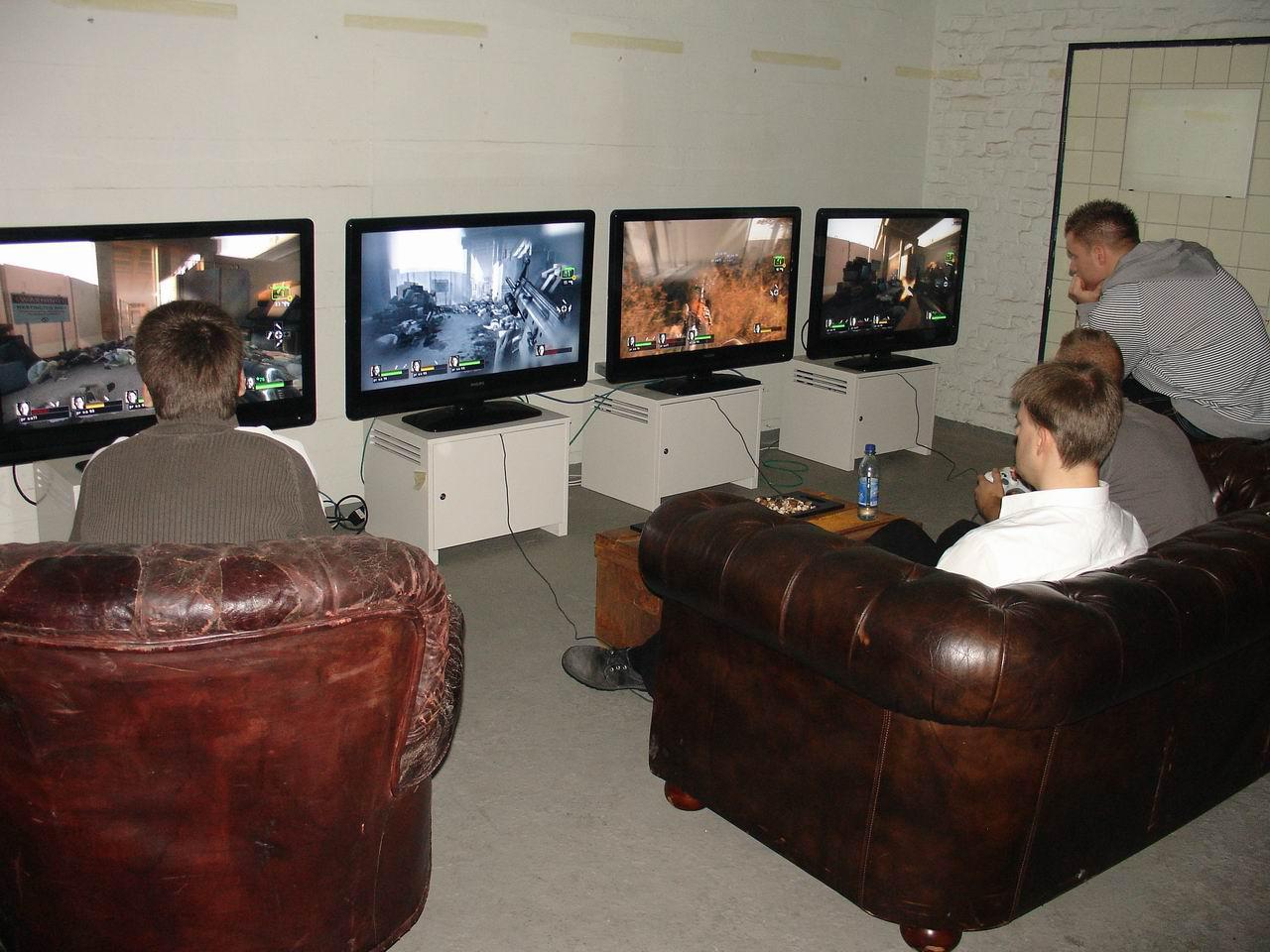 [29/10/2009] Left 4 Dead 2: Horror-Show beim Probespielen (10)
