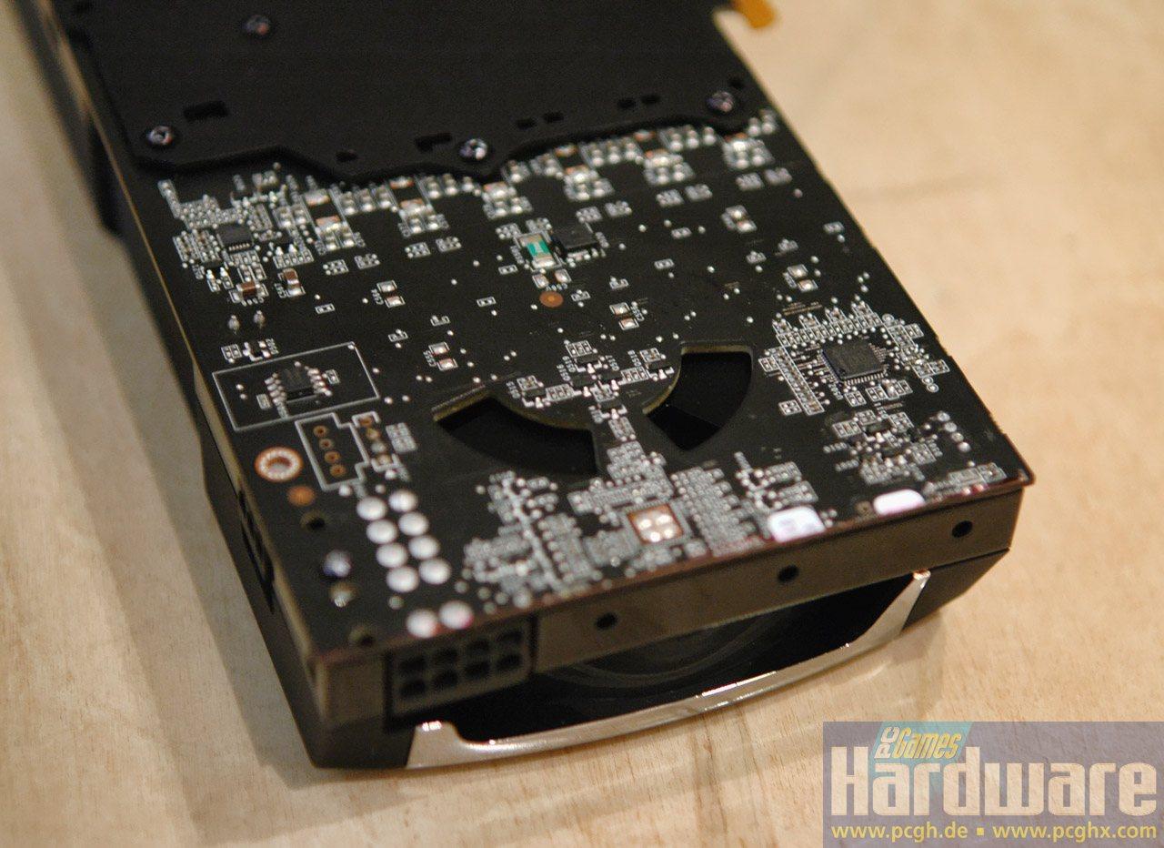 [02/10/2009] Nvidia Fermi: Gezeigte Grafikkarte offenbar nur ein Dummy (7)